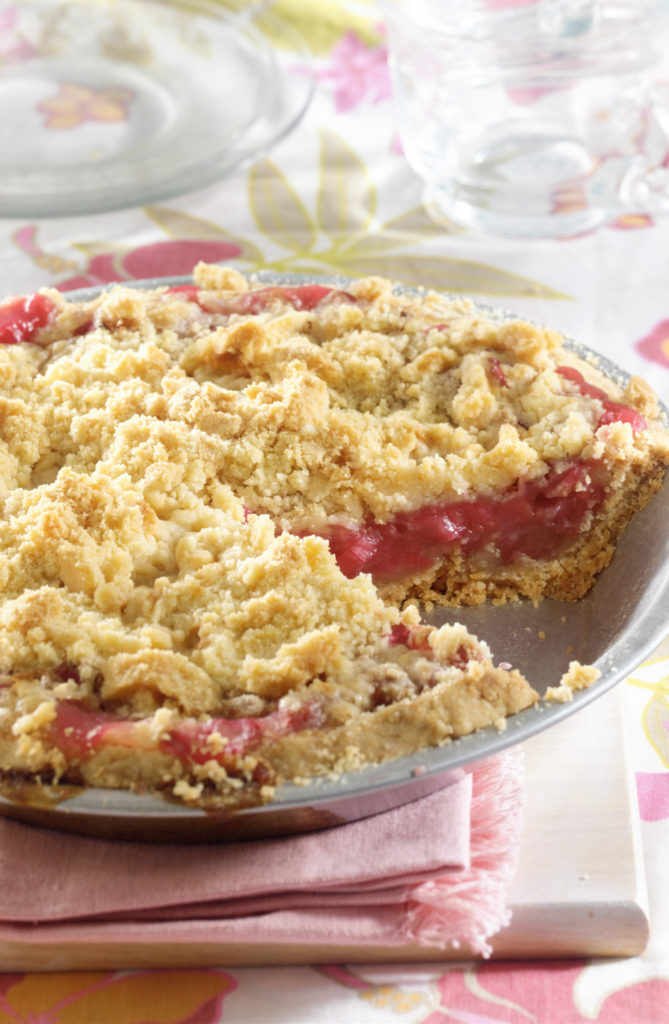 Crusty Rhubarb Pie - Relish