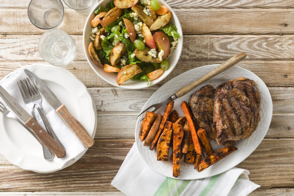 Green Salad with Grilled Apples