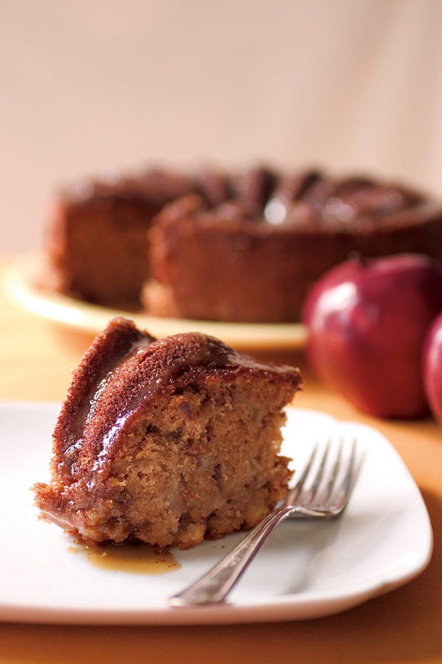 Fresh Apple Cake with Caramel Glaze Relish